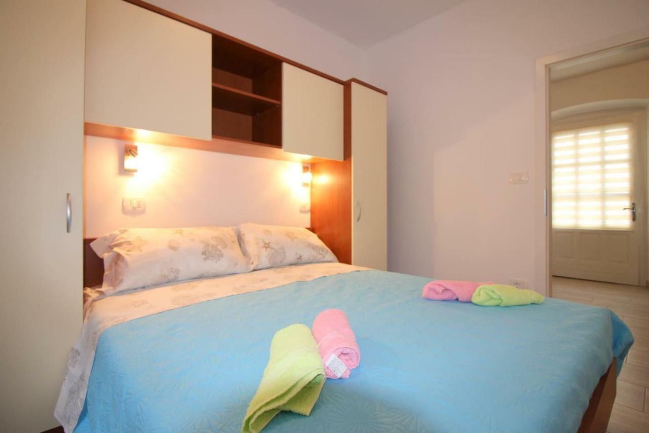 Apartment Noemi In City Center 波雷奇 外观 照片