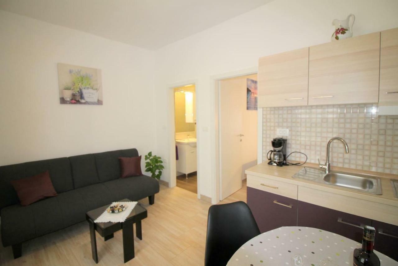 Apartment Noemi In City Center 波雷奇 外观 照片