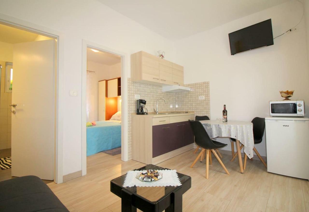 Apartment Noemi In City Center 波雷奇 外观 照片